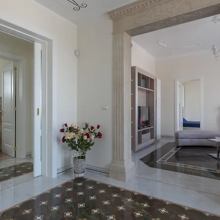 Vincenti By Barbarhouse Ruffano